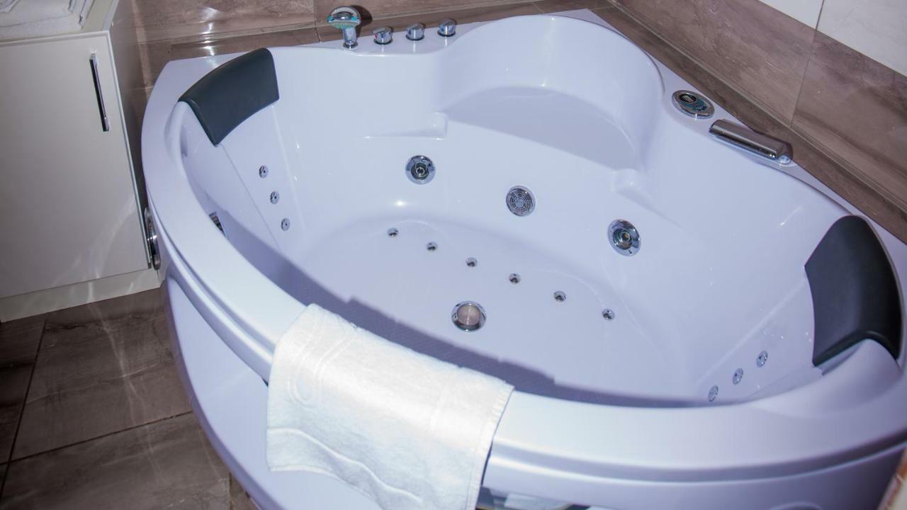 Apartament Czyzyny - Jacuzzi - Arena- Expo - Muzeum Lotnictwa - Park Wodny Appartement